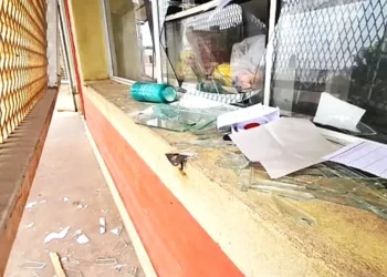 Robo y destrozos para robar local comercial