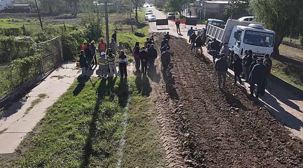 Las Breñas: Inician 16 cuadras de asfalto