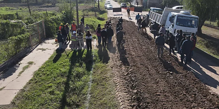 Las Breñas: Inician 16 cuadras de asfalto