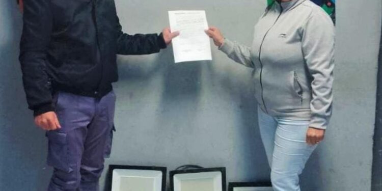 Policía recupera reflectores robados en “Defe”