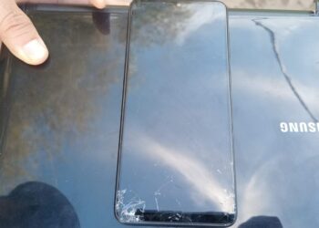 Violento rompe celular y netbook por “celos”