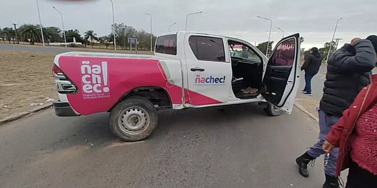 Una mujer lesionada en colisión con vehículo oficial