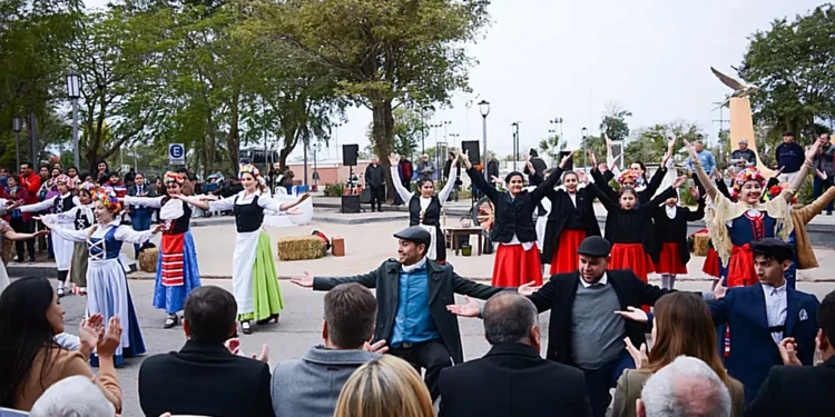 103 Años de Las Breñas, con inauguraciones y festejos