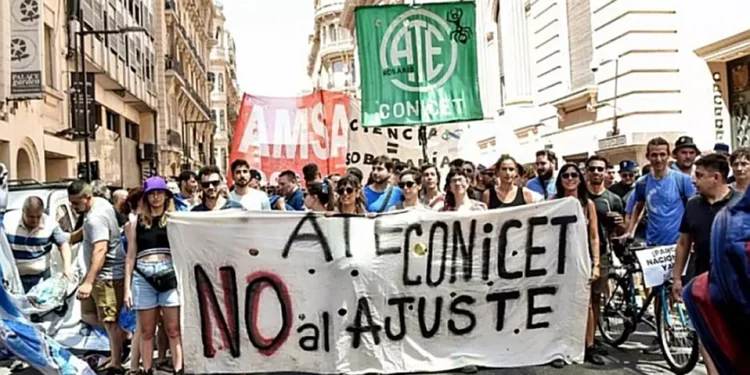 Siguen los despidos a nivel nacional, en este caso 200 personas en el CONICET