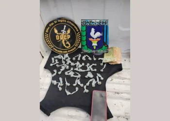 Policía secuestra droga y apresa a motociclista