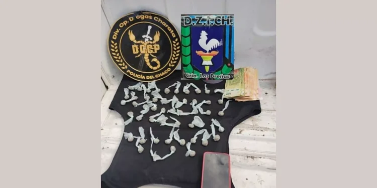 Policía secuestra droga y apresa a motociclista