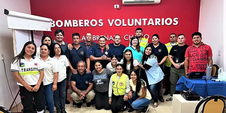 Bomberos Voluntarios y servidores públicos se capacitaron en parto en la vía pública