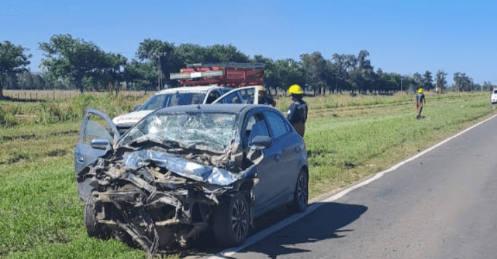 Colisión entre auto y camioneta sobre Ruta 89