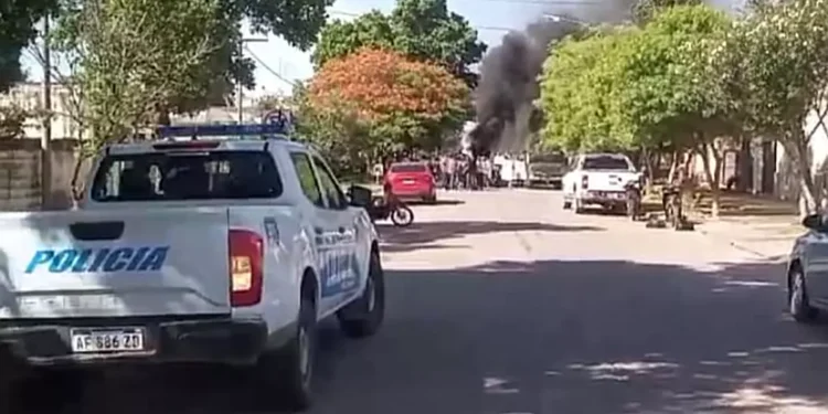 “Autoconvocados” se manifestaron ante oficinas de SECHEEP