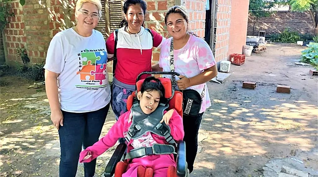 Fundación “Hilos de Esperanza” entregó silla postural