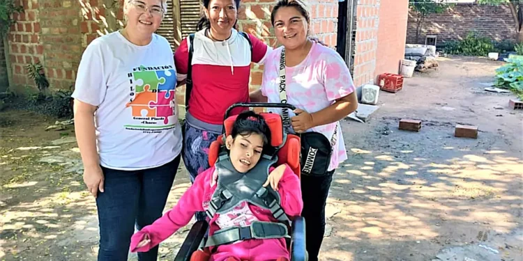 Fundación “Hilos de Esperanza” entregó silla postural