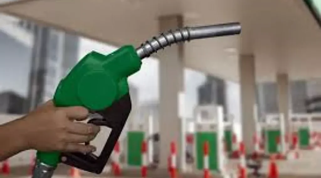 22 hs a 6 hs: En ese lapso horario, no habrá expendio de combustibles este Martes por la noche