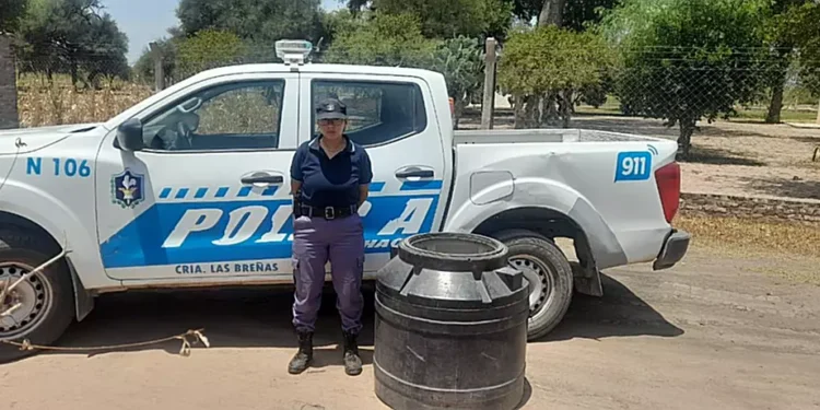 Llevan depósito de agua, pero Policía lo recupera