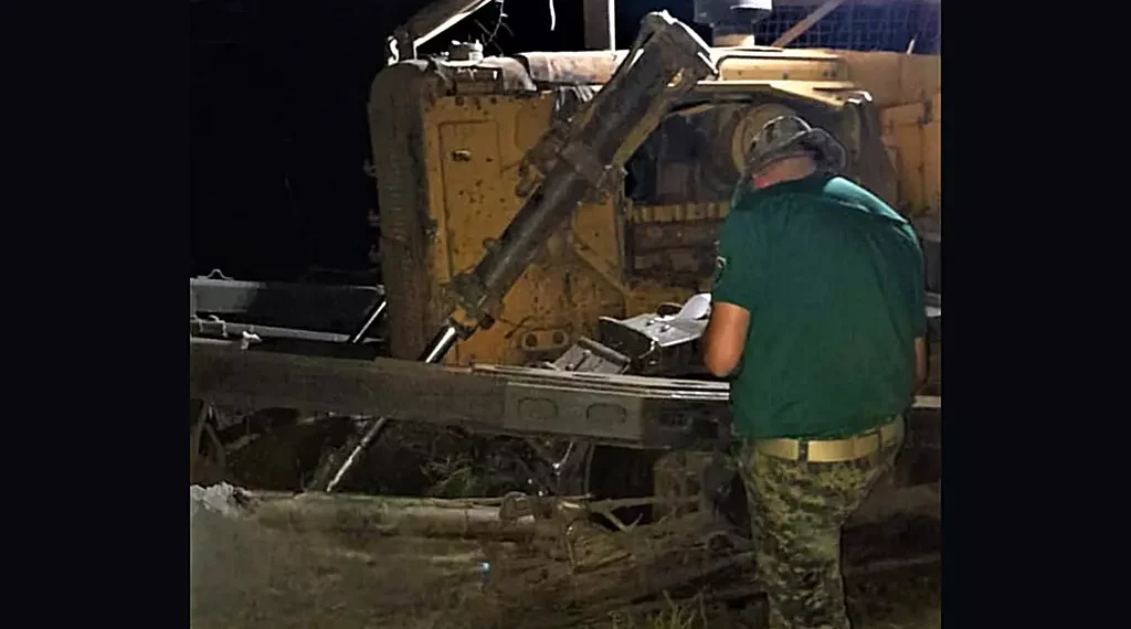 Secuestran topadora por actividad de desmonte