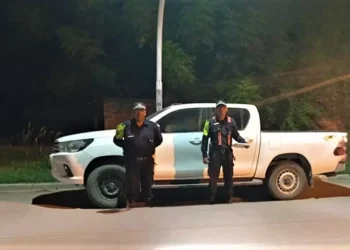 Policía Caminera secuestra una Toyota Hilux