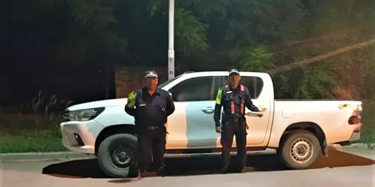 Policía Caminera secuestra una Toyota Hilux