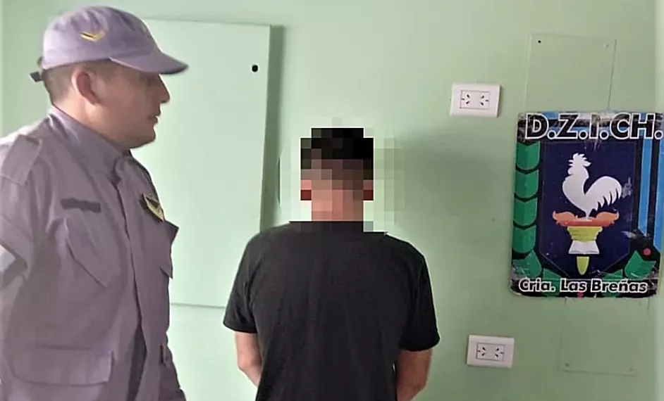 Detenido por ser agresivo contra su madre