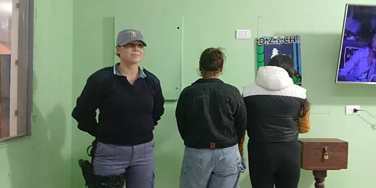 Fueron a su casa, y la golpearon salvajemente