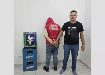 Robó 2 cajones de cervezas, pero lo atraparon
