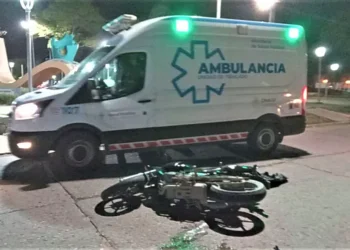 Mujer lesionada en siniestro vial