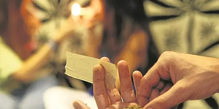 Robaba a su padre para comprar estupefacientes