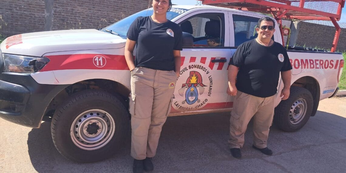 César Gamarra y Ayelén Lasczczuk nuevos Bomberos Voluntarios