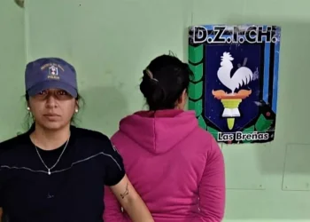 Mujer detenida por promover desorden
