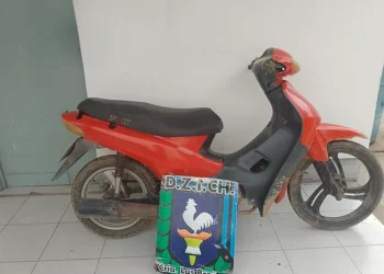 Menor de 15 años roba una moto