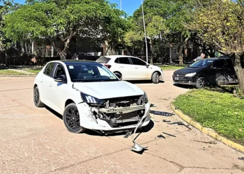 Violento siniestro vial, solo daños materiales