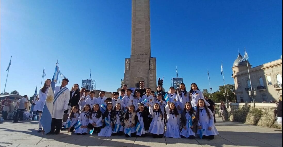 Promesa de Lealtad a la Bandera: Alumnos de la 195 lo hicieron en Rosario