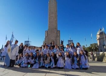 Promesa de Lealtad a la Bandera: Alumnos de la 195 lo hicieron en Rosario