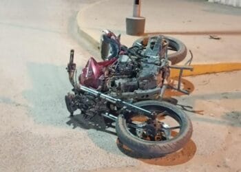Menor de edad en moto, fallece luego de un siniestro