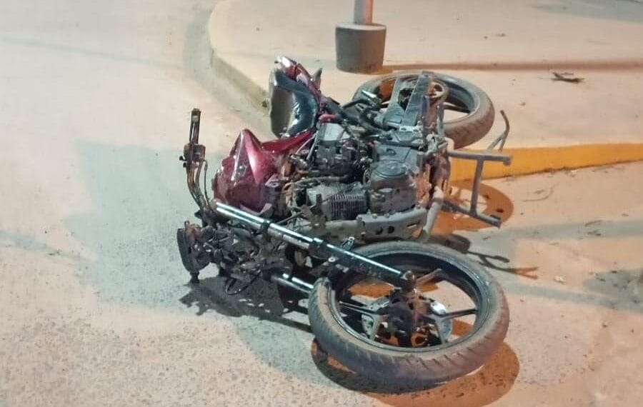 Menor de edad en moto, fallece luego de un siniestro