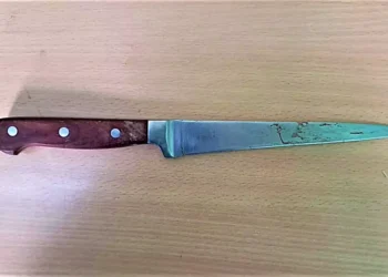 Madre entregó a su hijo menor que apuñaló a un mayor de edad