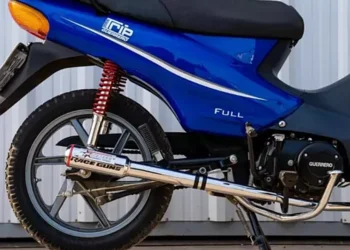 Menor de edad se resistió a la retención de su moto, agrede a inspectores