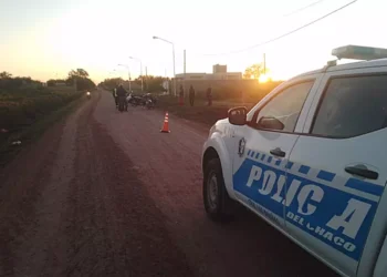 Joven madre con su bebé de 6 meses, arrollados por un motociclista