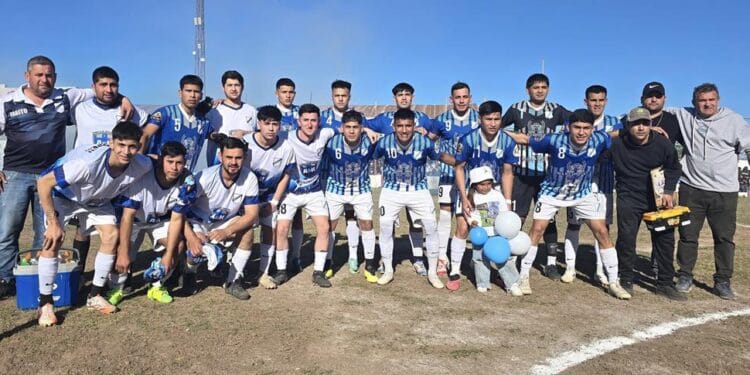 La “Coope” jugó, gustó y goleó en la primera final