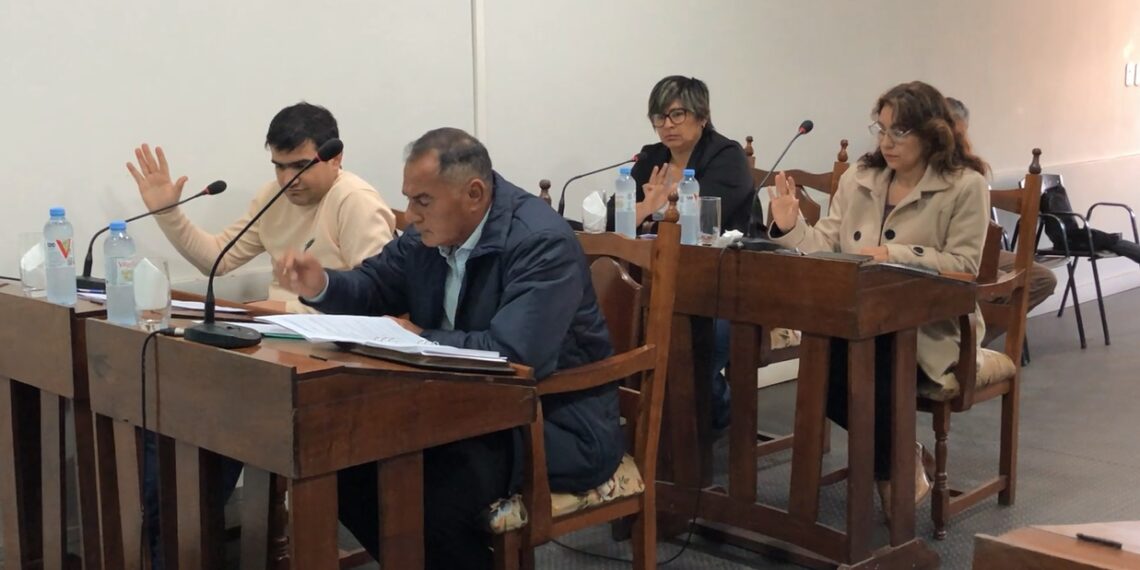 Bloques opositores piden informes al Ejecutivo