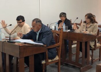 Bloques opositores piden informes al Ejecutivo