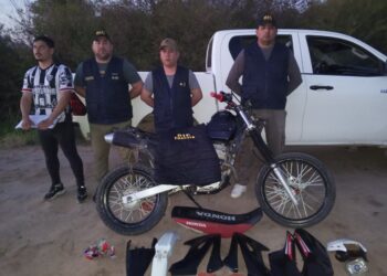 Policía recupera moto en zona de Pampa del Cielo