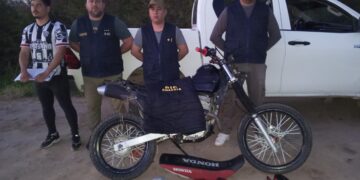 Policía recupera moto en zona de Pampa del Cielo