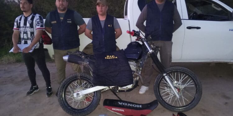 Policía recupera moto en zona de Pampa del Cielo