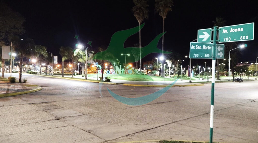 Motociclista choca a inspectora de tránsito y se da a la fuga