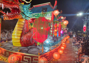 “Luces del Oriente” fue la mejor Carroza