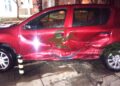 Colisionan dos autos en pleno centro, sin lesionados