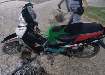 Acompañante de motociclista con lesiones óseas en siniestro vial