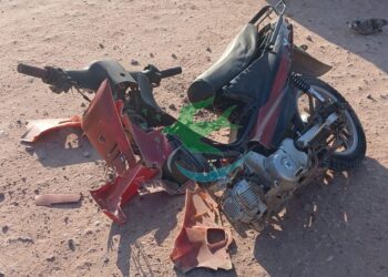 Motociclista de 13 años con lesiones al colisionar contra un automóvil