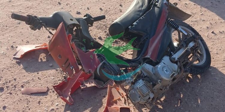 Motociclista de 13 años con lesiones al colisionar contra un automóvil