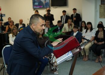 Lucas Nass juró como Diputado Provincial