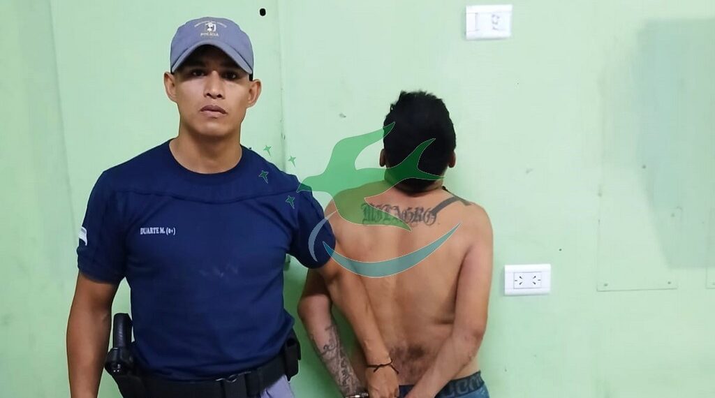 Policías breñenses arriesgan sus vidas ante un “desquiciado” armado con un machete